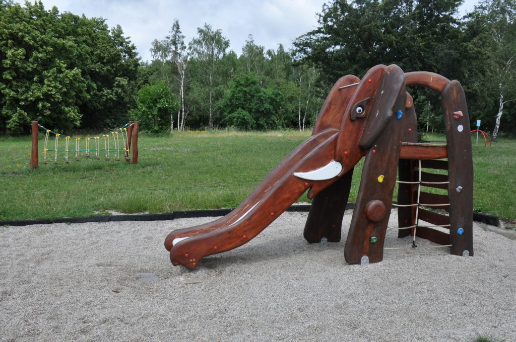 Fotografie: dětské hřiště se slonem, Park Šibeník