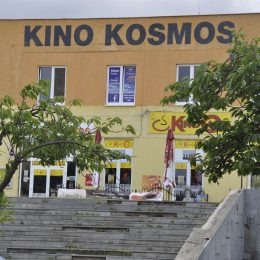 Vchod do kina Kosmos