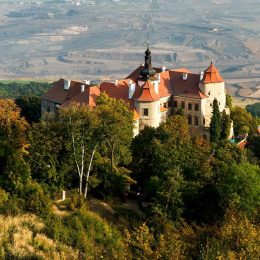 Fotografie: Zámek Jezeří a výhled na lom